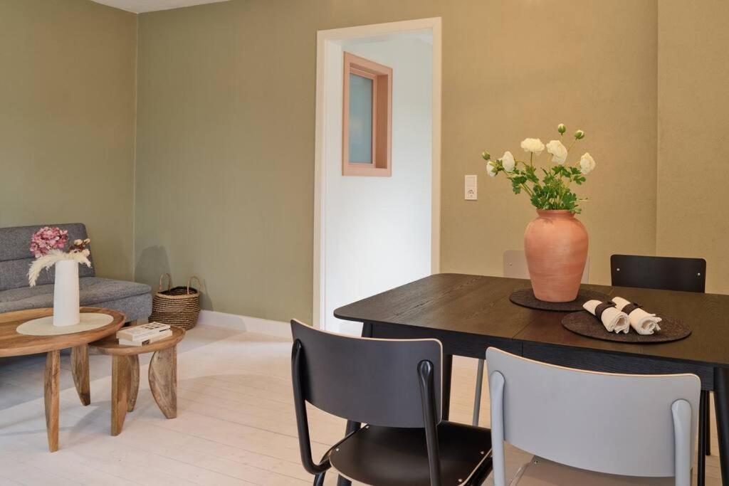 Mosel-Auszeit - Fewo Mit Sauna & Sonnenterrasse - Ideal Fuer 2 Personen Urzig Bagian luar foto